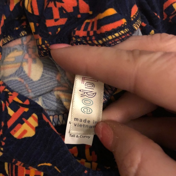 LAST CHANCE - CLEANING OUT - NWT LuLaRoe Leggings - Picture 2 of 2